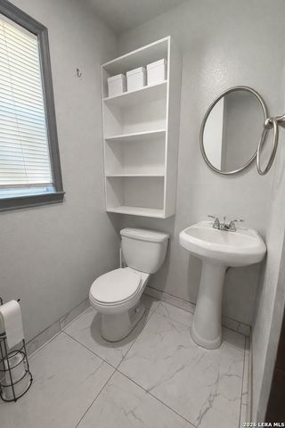 316 N Welhausen, Poth, TX 78147