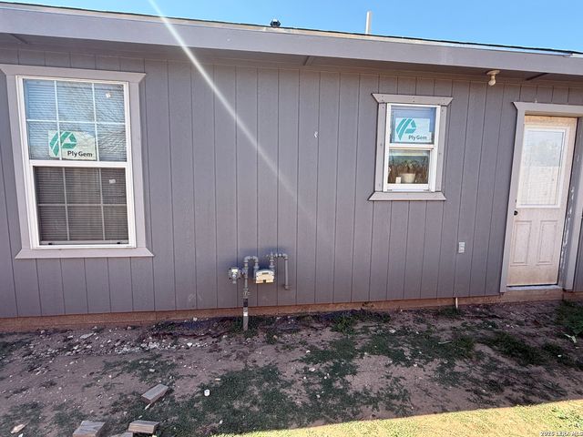 316 N Welhausen, Poth, TX 78147