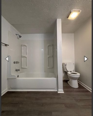 2541 East Commercial Street, Springfield, MO 65803
