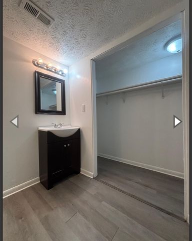 2541 East Commercial Street, Springfield, MO 65803