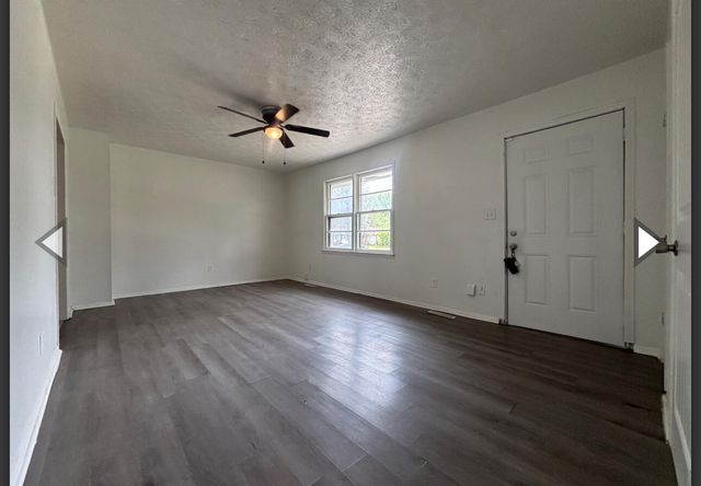 2541 East Commercial Street, Springfield, MO 65803