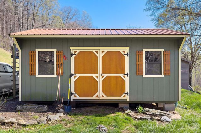 311 Pisgah Mine Road, Burnsville, NC 28714