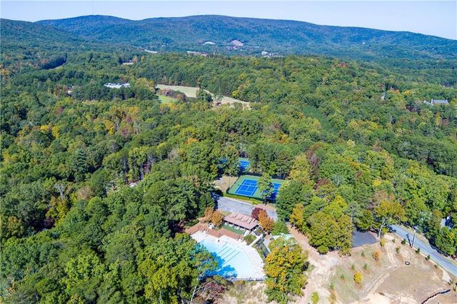 125 Wolverine Drive, Waleska, GA 30183