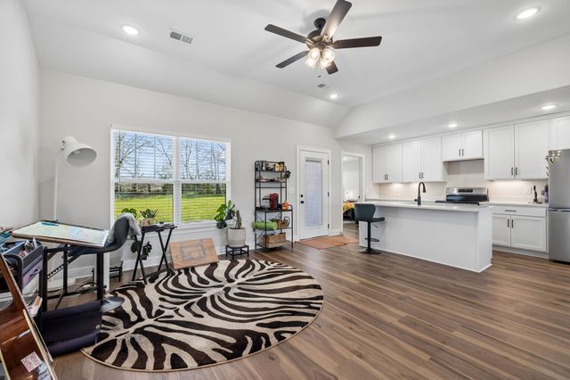 3165 Lights Chapel Rd, Greenbrier, TN 37073