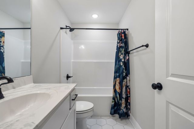 3165 Lights Chapel Rd, Greenbrier, TN 37073