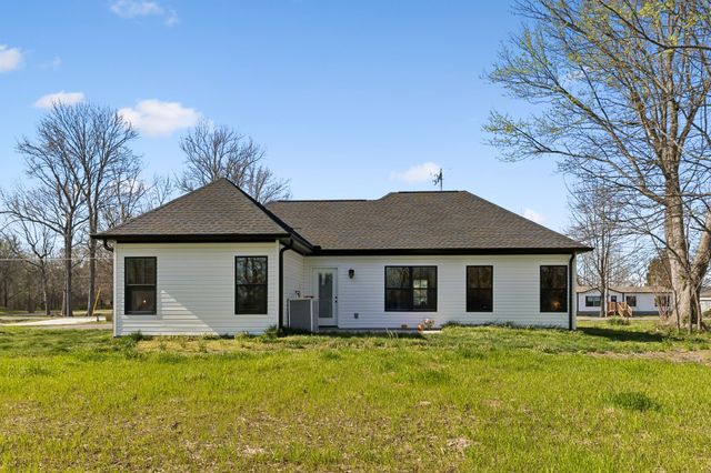 3165 Lights Chapel Rd, Greenbrier, TN 37073