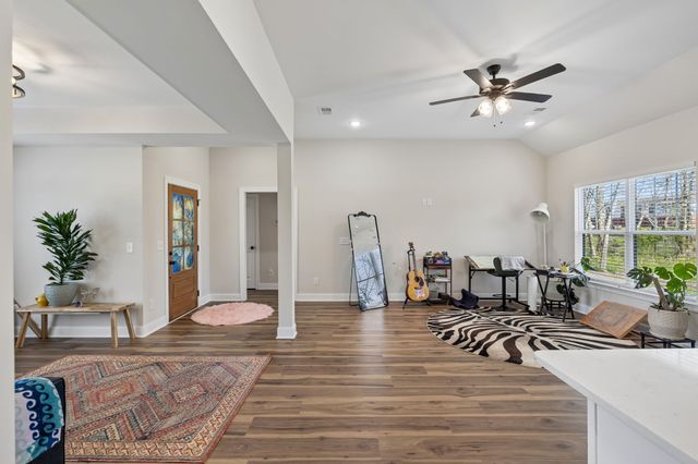 3165 Lights Chapel Rd, Greenbrier, TN 37073