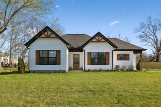 3165 Lights Chapel Rd, Greenbrier, TN 37073