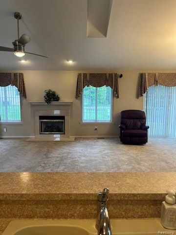 61315 Wedgewood Drive 18, Washington Township, MI 48094