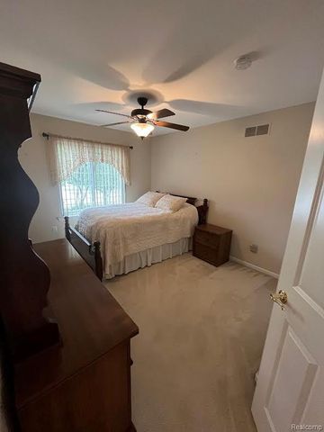 61315 Wedgewood Drive 18, Washington Township, MI 48094