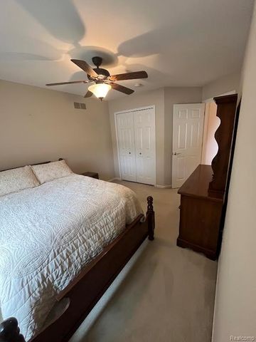 61315 Wedgewood Drive 18, Washington Township, MI 48094