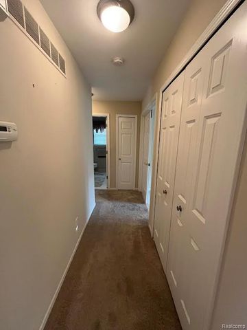 61315 Wedgewood Drive 18, Washington Township, MI 48094
