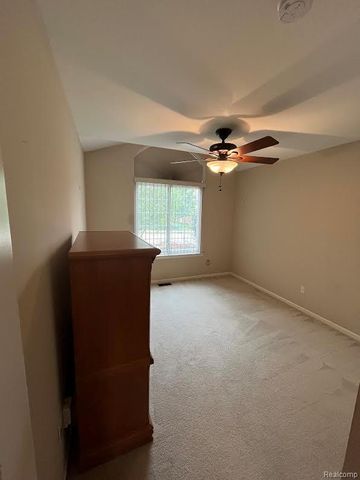 61315 Wedgewood Drive 18, Washington Township, MI 48094