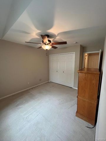 61315 Wedgewood Drive 18, Washington Township, MI 48094