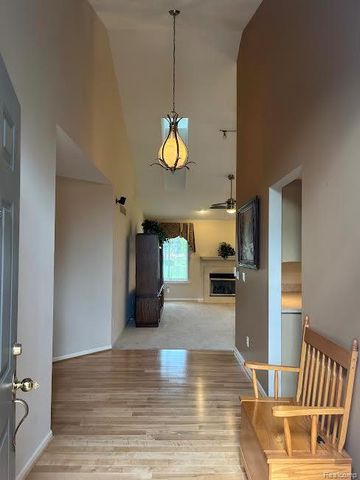 61315 Wedgewood Drive 18, Washington Township, MI 48094