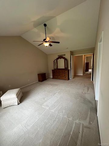 61315 Wedgewood Drive 18, Washington Township, MI 48094