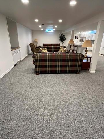 61315 Wedgewood Drive 18, Washington Township, MI 48094
