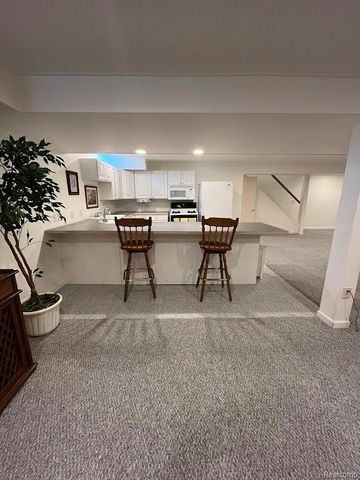 61315 Wedgewood Drive 18, Washington Township, MI 48094