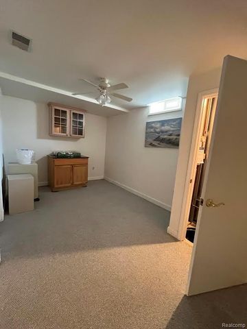 61315 Wedgewood Drive 18, Washington Township, MI 48094