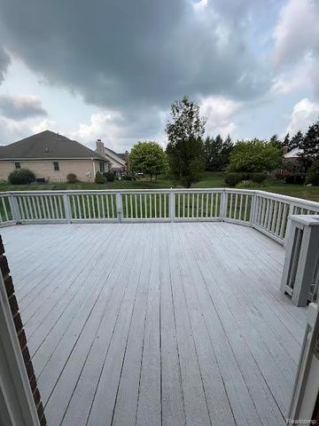 61315 Wedgewood Drive 18, Washington Township, MI 48094