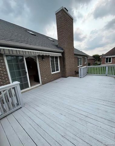 61315 Wedgewood Drive 18, Washington Township, MI 48094