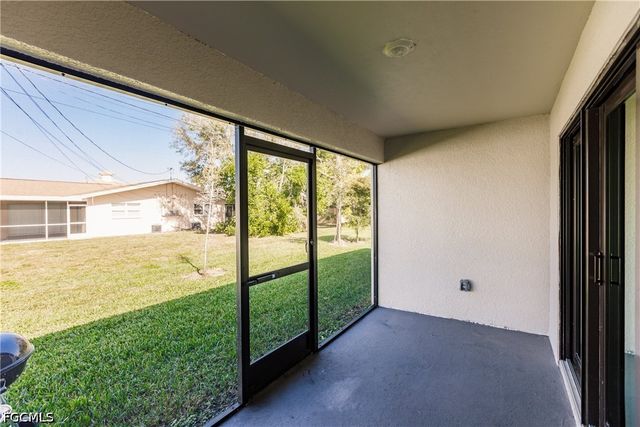 925 SE 14th ST, Cape Coral, FL 33990