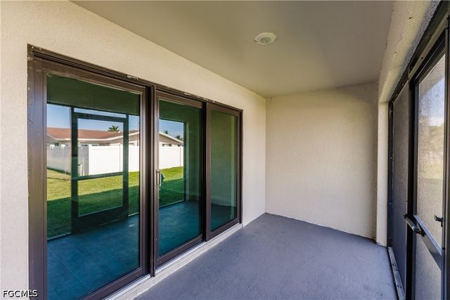 925 SE 14th ST, Cape Coral, FL 33990