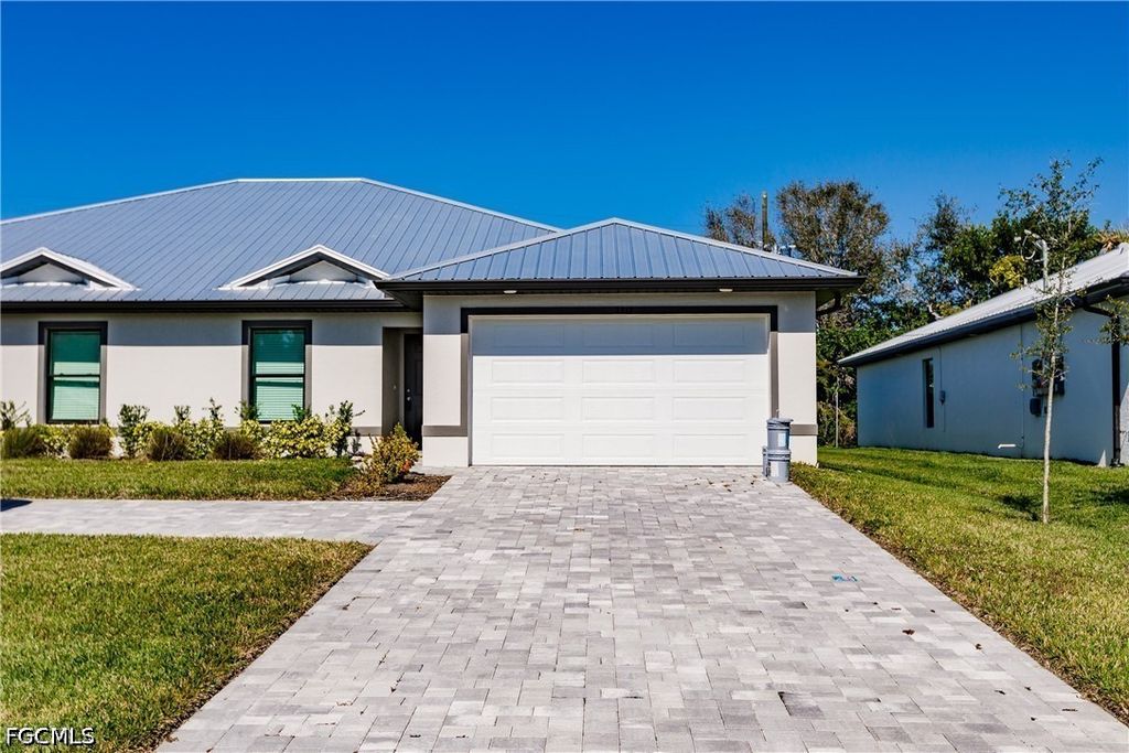 925 SE 14th ST, Cape Coral, FL 33990