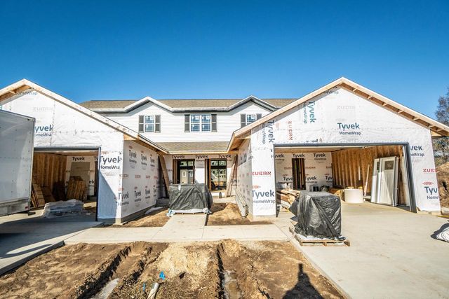 1336 Legion CIRCLE, West Bend, WI 53090