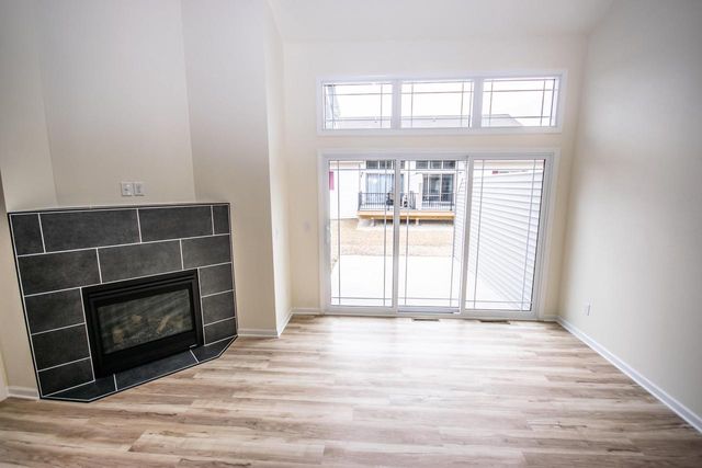 1336 Legion CIRCLE, West Bend, WI 53090