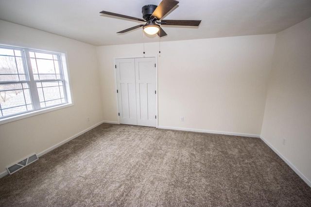 1336 Legion CIRCLE, West Bend, WI 53090