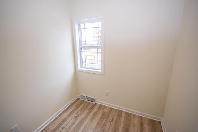 1336 Legion CIRCLE, West Bend, WI 53090