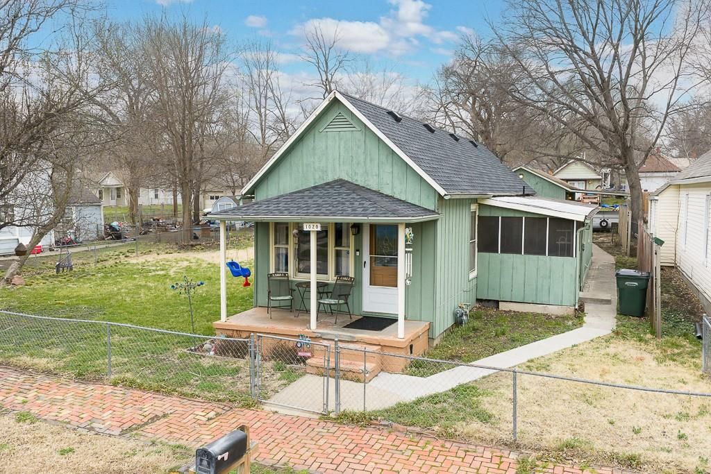 1020 Osage Street, Leavenworth, KS 66048