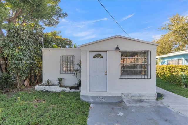 6940 NW 6th Ct 1, Miami, FL 33150