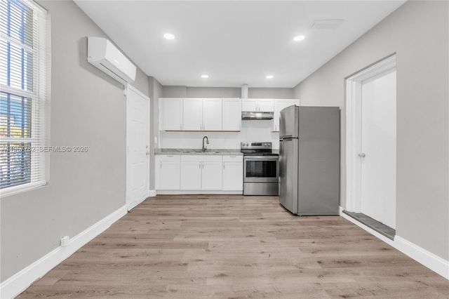 6940 NW 6th Ct 1, Miami, FL 33150