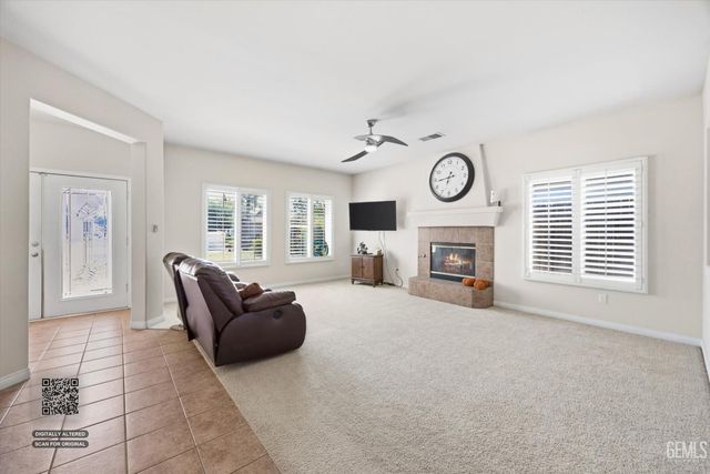 6611 Radio Flyer Drive, Bakersfield, CA 93312
