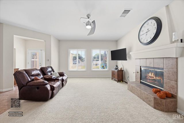 6611 Radio Flyer Drive, Bakersfield, CA 93312