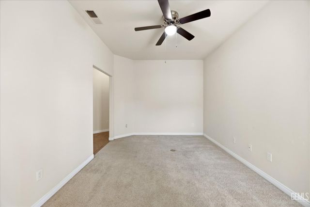 6611 Radio Flyer Drive, Bakersfield, CA 93312