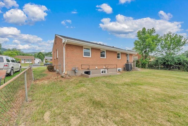 1415 Haydon ST, Salem, VA 24153