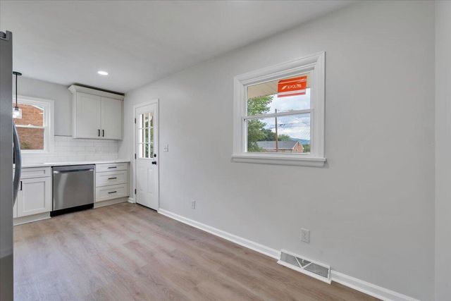 1415 Haydon ST, Salem, VA 24153