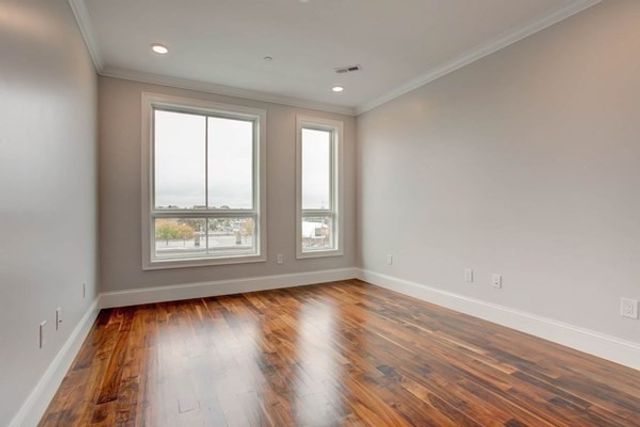 87 Medford 301, Medford, MA 02155