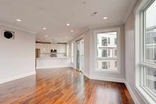 87 Medford 301, Medford, MA 02155
