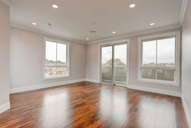 87 Medford 301, Medford, MA 02155