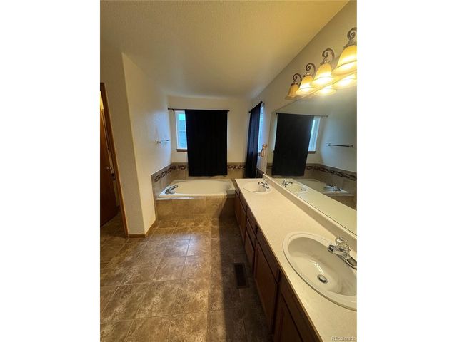 13296 Columbine Ct, Thornton, CO 80241