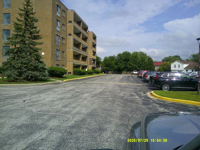 5 E Carriageway Drive 210, Hazel Crest, IL 60429