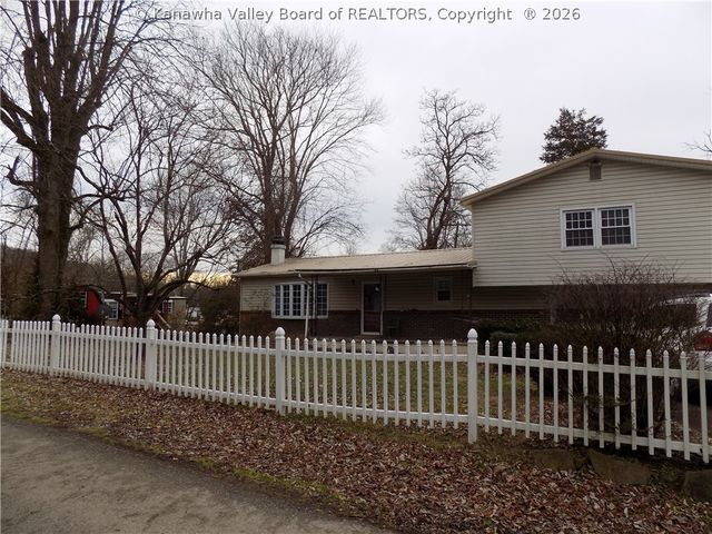 421 Barrett Street, St Albans, WV 25177