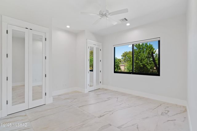 8021 N Della Robia Place, Tucson, AZ 85742