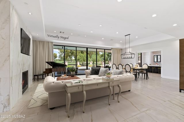 8021 N Della Robia Place, Tucson, AZ 85742