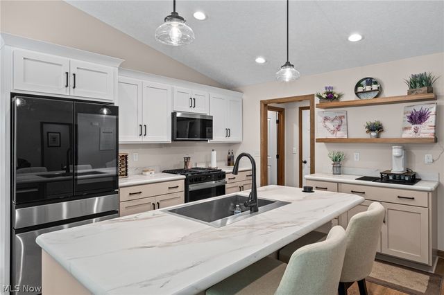850 Eggleston Road, Aurora, OH 44202