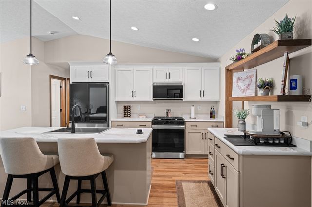 850 Eggleston Road, Aurora, OH 44202